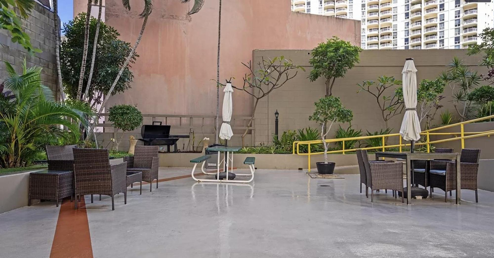 Gem Of Waikiki At Inn On The Park Honolulu Exterior foto